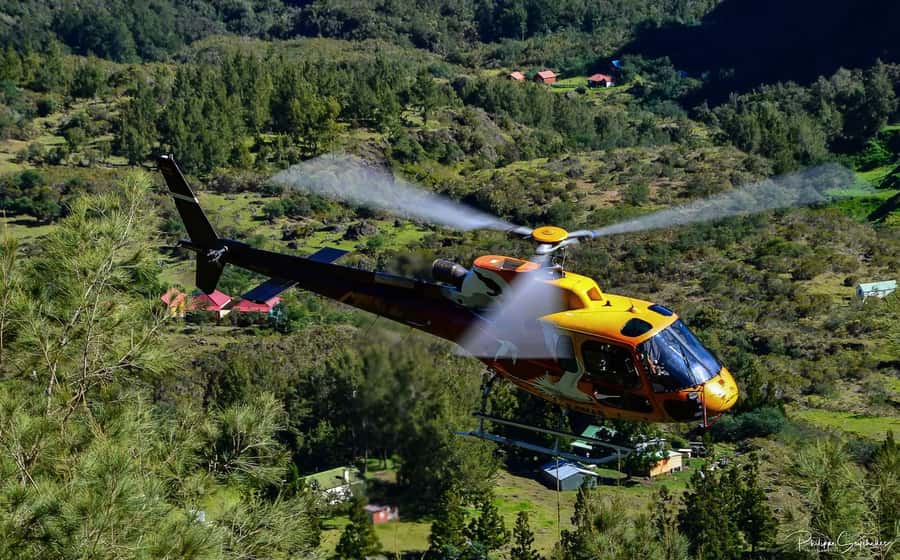 Helicopter flight from St Pierre over Réunion's 3 cirques - Why this short flight gives you a big view of Réunion
