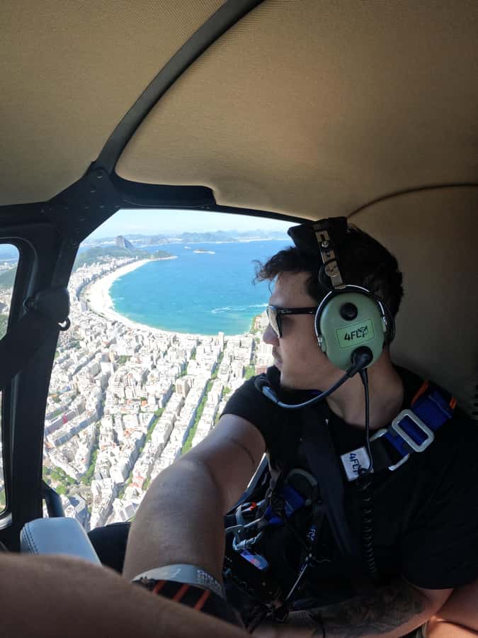 Helicopter flight no doors in Rio de Janeiro - What the pilot and crew add