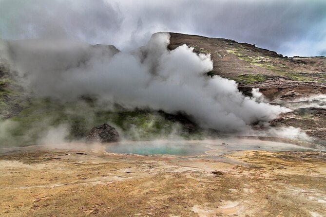 Helicopter Flight Over Geothermal Landscapes from Reykjavik - Who will enjoy this most?