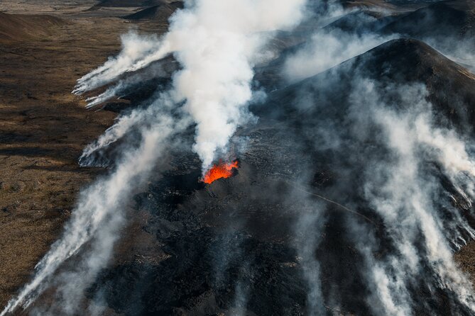 Helicopter Tour Over Iceland’s Reykjanes Volcano Eruption Site - A compact flight with a big view
