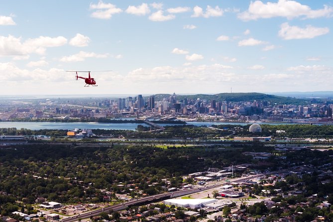Helicopter Tour Over Montreal - Mont-Royal and the famous oratory