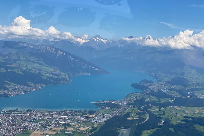 Helicopter tour to the Stockhorn mountain, with great view to the Swiss Alps - What the Private Format Adds