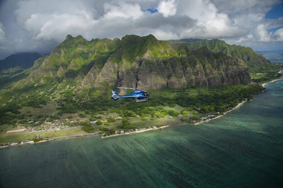 Honolulu: Blue Skies of Oahu Helicopter Tour - Diamond Head and Waikiki’s turquoise reefs