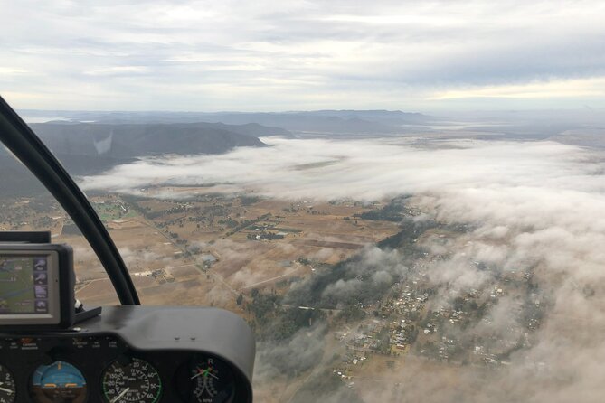 Hunter Valley Broken Back Range Helicopter Flight from Cessnock - The first views: vineyards, gardens, and golf courses