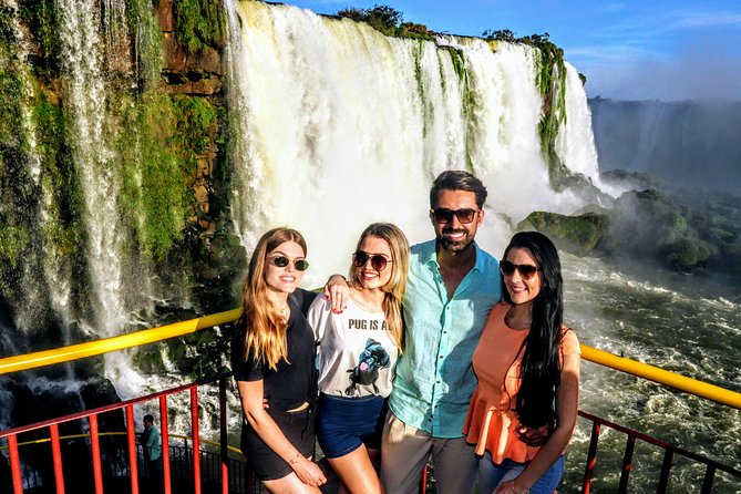 Iguassu Falls Brazilian Side: Macuco Safari, Helicopter Flight and Bird Park - Parque das Aves and its close-up wildlife