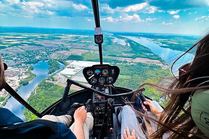 Introduction to helicopter piloting in Gatineau-Ottawa - Key Points Before You Book