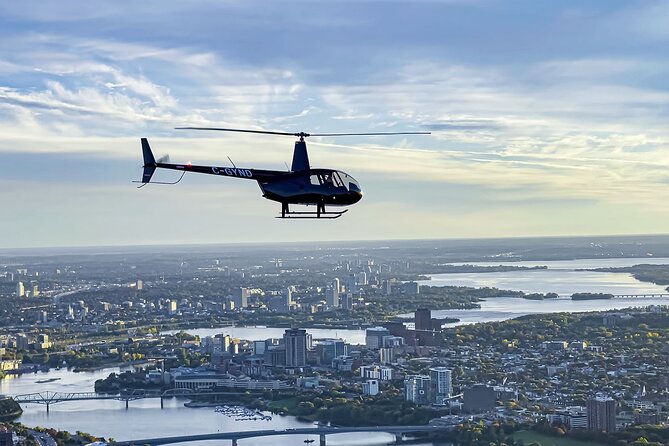 Introduction to helicopter piloting in Gatineau-Ottawa - Taking Control Around Gatineau Airport