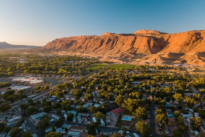 Island in the Sky & Canyon Country Heli Tour - 45 minutes - A small aircraft with a clear view for everyone