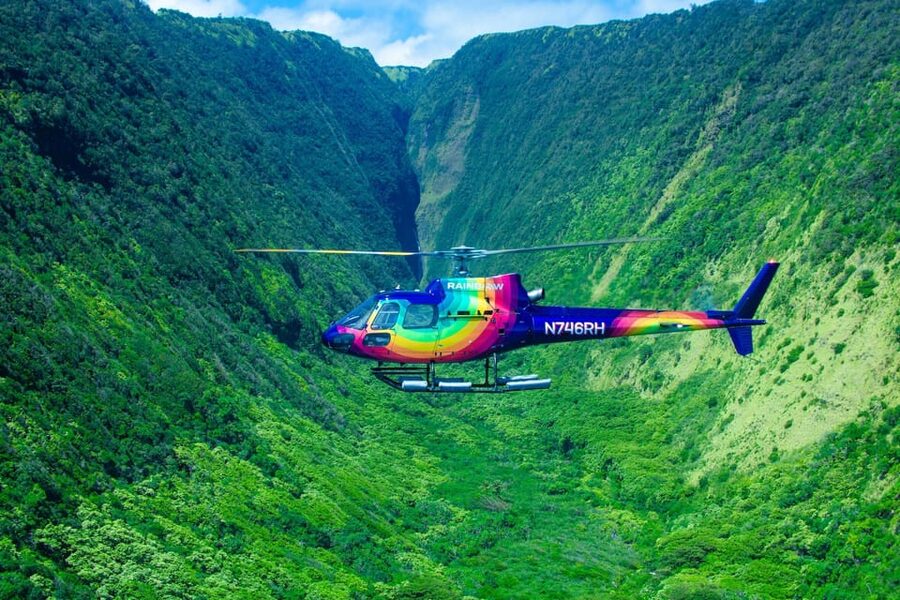 Kailua-Kona: Kohala, Volcanoes and Waterfall Helicopter Tour - Doors-on or doors-off: which option makes sense?
