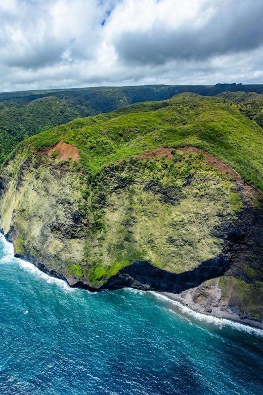 Kailua-Kona: Kohala, Volcanoes and Waterfall Helicopter Tour - Puʻu Waʻawaʻa and the Kohala side