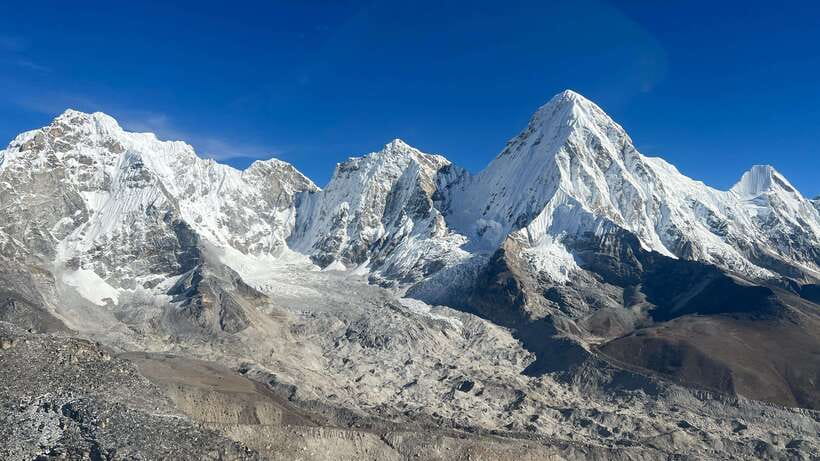Kathmandu: Everest Helicopter Tour with Landing & Breakfast - Flying over Base Camp, Khumbu Glacier, and Everest