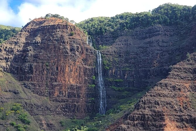 Kauai: Hughes 500 4-Passenger Doors-Off Helicopters - Why the four-seat Hughes 500 matters