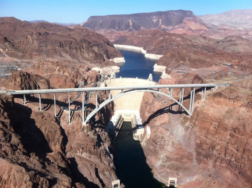 Las Vegas: Grand Canyon Helicopter Landing Tour - Champagne, snacks, and a short canyon-floor stop