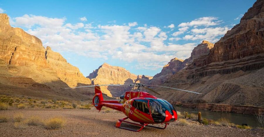Las Vegas: Grand Canyon Helicopter Landing Tour - From the Las Vegas Strip to Boulder City Airport