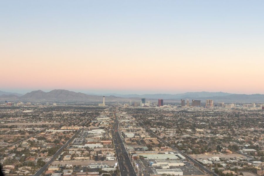 Las Vegas: Helicopter Night Flight over the Strip - Ten minutes above the Las Vegas Strip