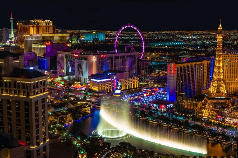 Las Vegas: Helicopter Tour of the Strip with Window Seats - Why the window-seat promise matters over Las Vegas