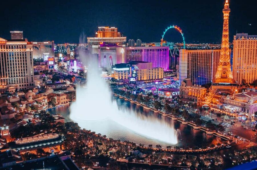 Las Vegas: Helicopter Tour of the Strip with Window Seats - From West Air to Mandalay Bay and Harry Reid Airport