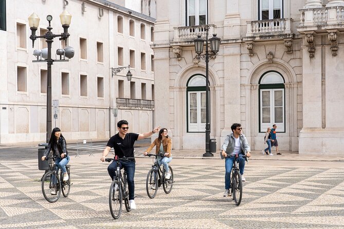 Lisbon 360 City Tour: Bike tour, Boat Trip and Helicopter Flight - Two hours on the Tagus River