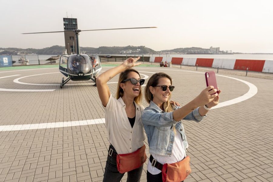 Lisbon: City and Coastline Sightseeing Helicopter Flight - Photography tips for the short flight