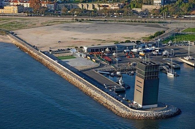 Lisbon: Helicopter Tour over Estoril & Cascais - Timing, communication, and possible delays