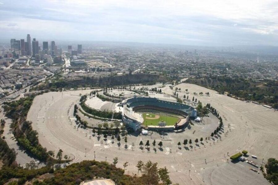Los Angeles: 45-Minute Attractions Helicopter Tour - Beverly Hills homes from the air