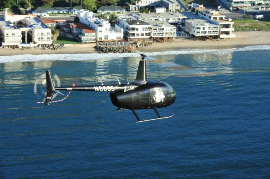 Los Angeles: Downtown Landing Helicopter Tour - The first 45 minutes: coast, mansions, and Hollywood