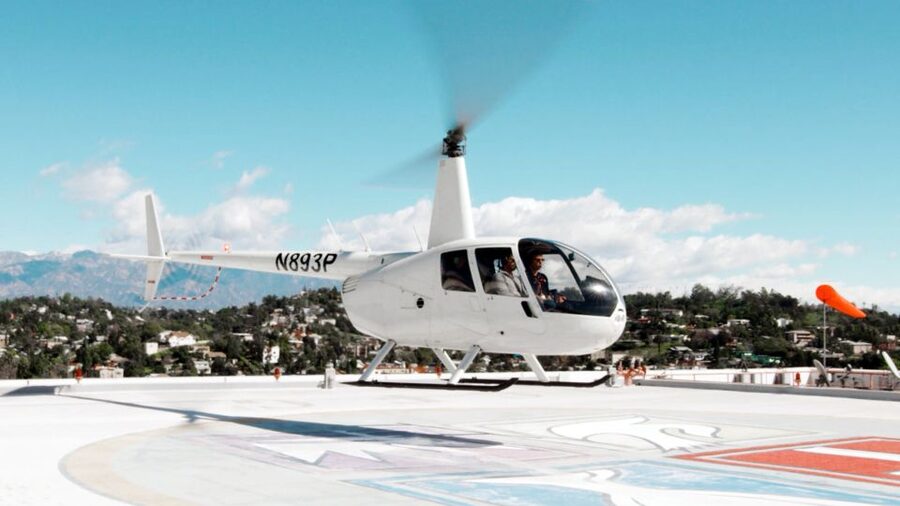 Los Angeles: Downtown Landing Helicopter Tour - The rooftop landing and 30-minute skyline pause