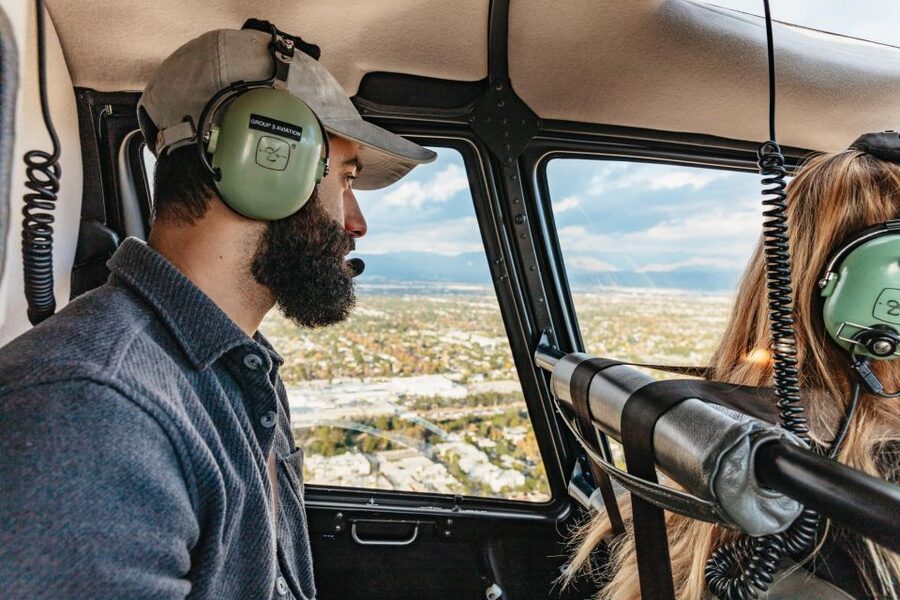 Los Angeles: Private 1-Hour Sightseeing Helicopter Tour - From Van Nuys Airport toward Calabasas