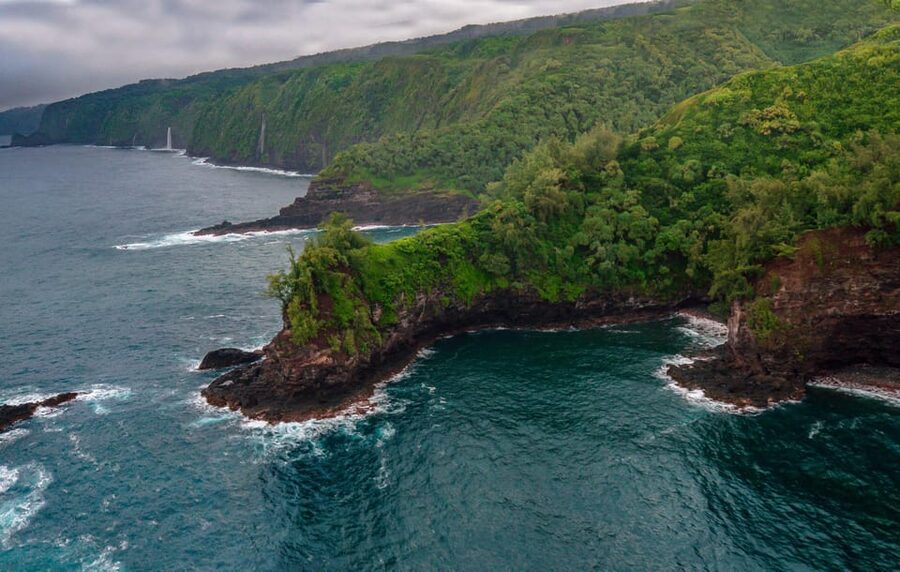 Maui and Molokai: Spectacular Helicopter Tour - Key points at a glance