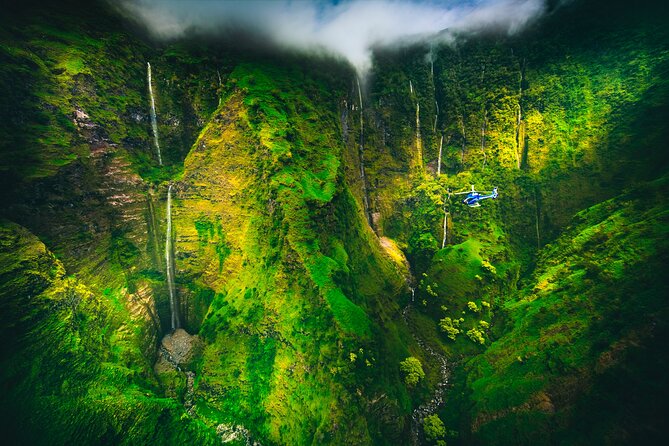 Maui & Molokai Spectacular with Exclusive Landing Helicopter Tour - West Maui, Iao Valley, and Mauna Kahālāwai
