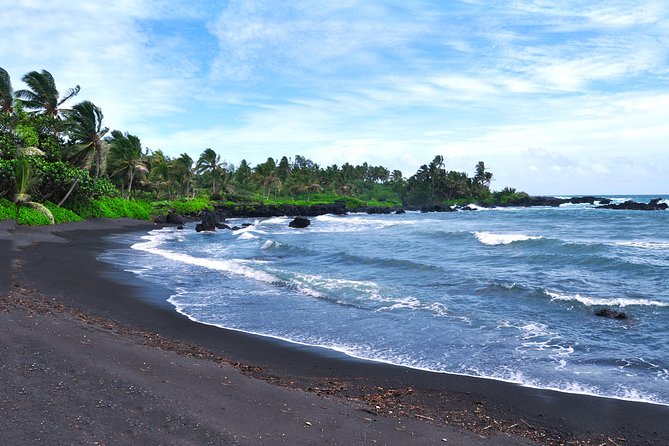 Maui: Road to Hana Luxury Limo-Van Tour with Helicopter Flight - Keʻanae Point and the coastal road