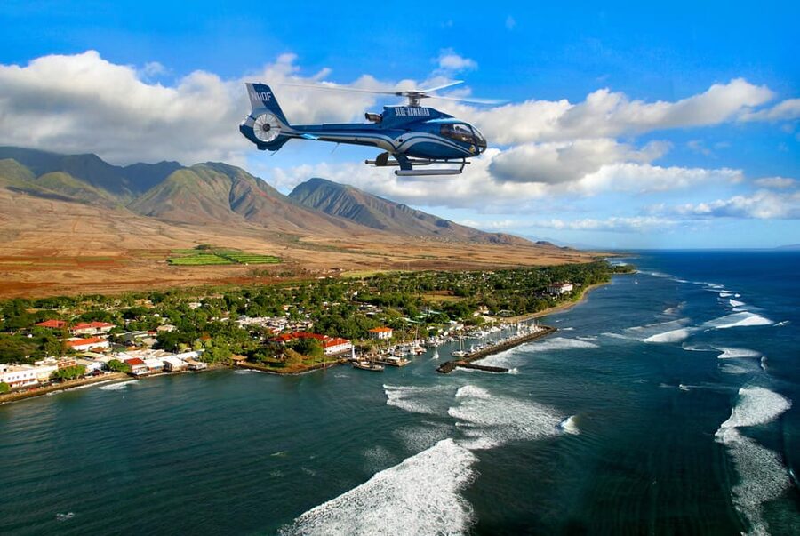 Maui: Waterfalls of West Maui and Molokai Helicopter Tour - Kahakuloa Bay and Puu Kukui from above