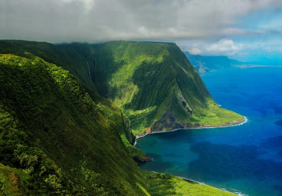 Maui: Waterfalls of West Maui and Molokai Helicopter Tour - From Kahului to the West Maui Mountains