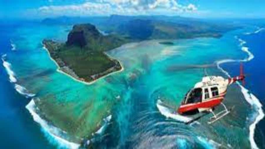 Mauritius: Scenic Helicopter Flight with Hotel Transfers - Why see Mauritius from a helicopter?