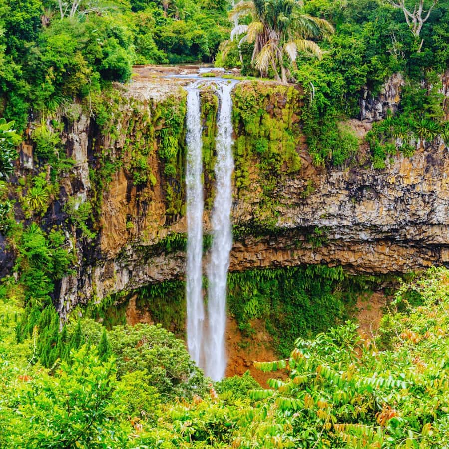 Mauritius: Underwater waterfall by Helicopter tour - Kanaka Crater and the volcanic shape of Mauritius