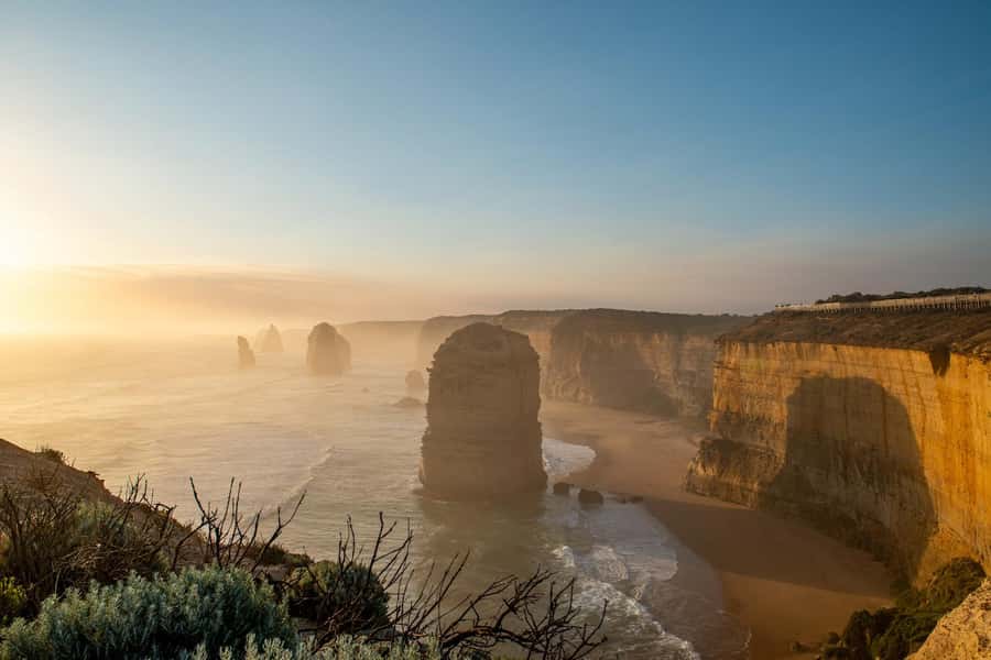 Melbourne: Helicopter Tour to 12 Apostles & Great Ocean Rd - Leaving Essendon Fields and crossing Melbourne