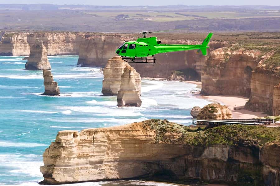 Melbourne: Private Helicopter Flight to the 12 Apostles - The optional winery add-on