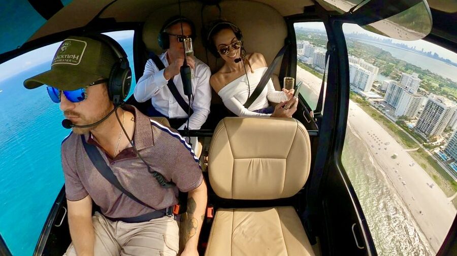 Miami: 30-Minute Private Helicopter Tour with Champagne - Why the private format matters