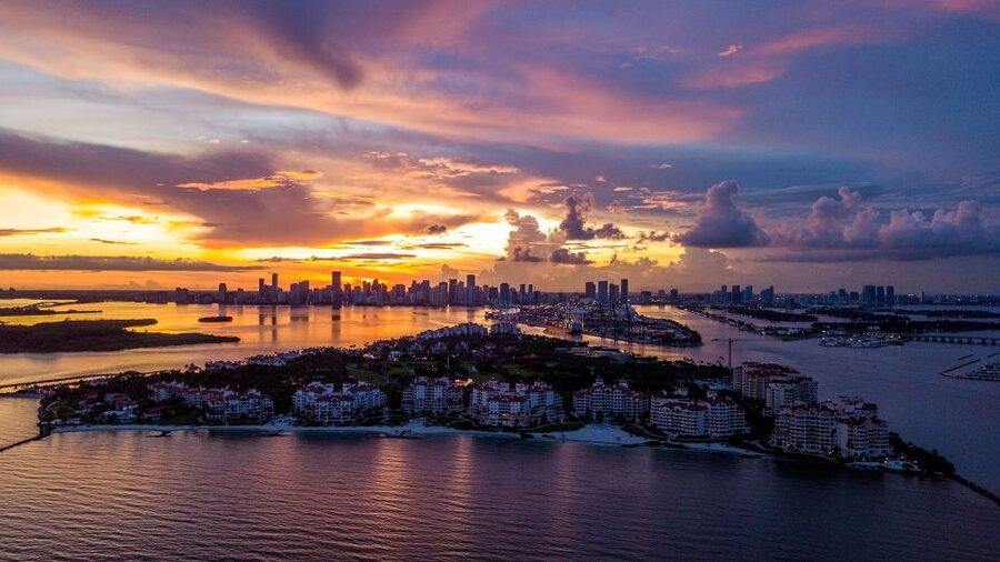 Miami: 30-Minute Private Helicopter Tour with Champagne - Weather, timing, and passenger limits