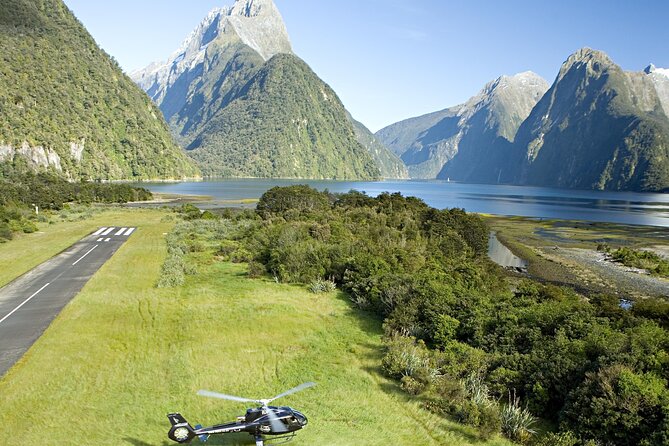 Milford and Fiordland Highlights Tour by Helicopter from Queenstown - An Alpine Landing Near the Glacier Country