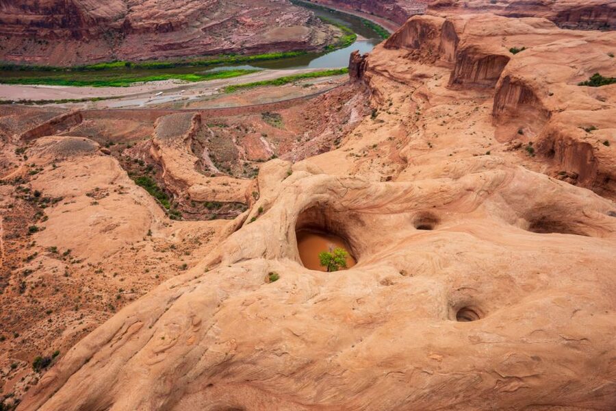 Moab: Grand Helicopter Tour - Determination Towers and Gemini Bridges
