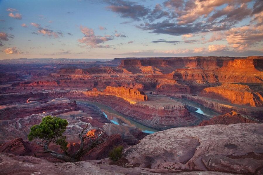 Moab: Island in the Sky of Canyonlands Helicopter Tour - Behind the Rocks Wilderness and Castleton Tower