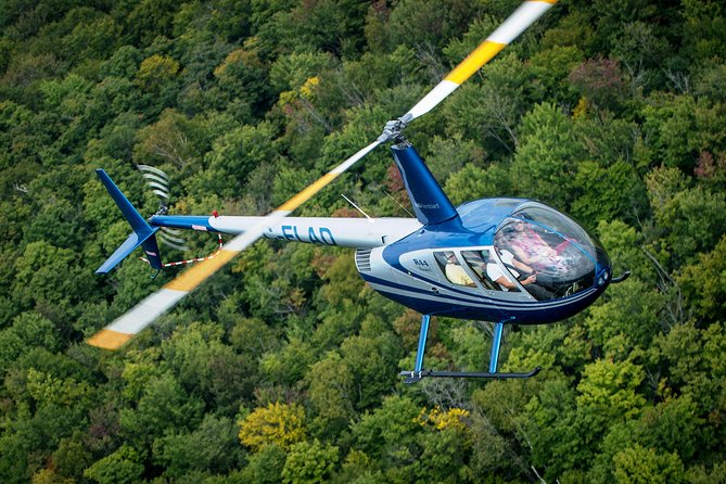 Mont-Tremblant Helicopter Tours - Taking off from Heli-Tremblant