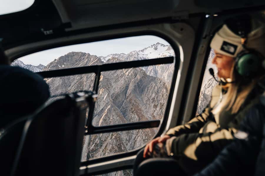 Mount Cook: 25-Minute Alpine Vista Helicopter Flight - Weather is part of the experience