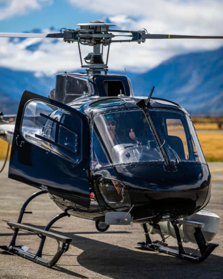 Mount Cook: Scenic Helicopter Flight with Alpine Landing - Following the Tasman Valley to the glacier lake