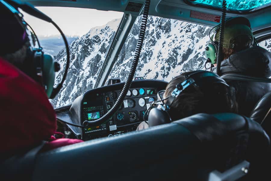 Mount Cook: Scenic Helicopter Flight with Alpine Landing - Comfort, clothing, and photographs