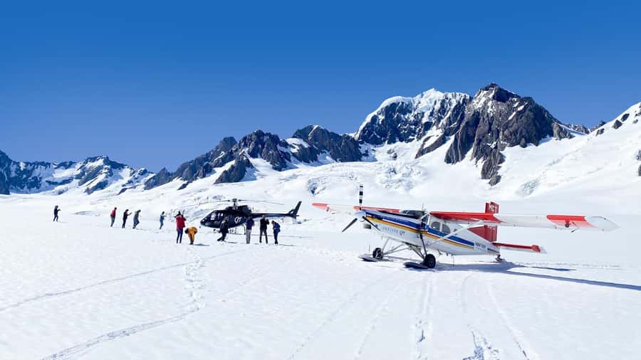 Mount Cook: Ski Plane and Helicopter Glacier Combo Flight - The flight over the Tasman Valley