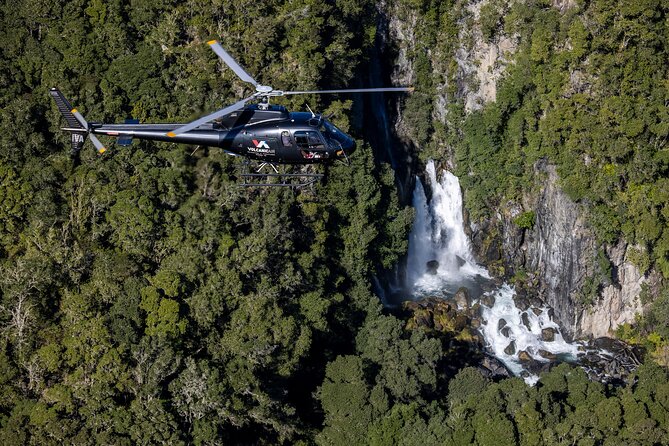 Mount Tarawera Volcanic Adventure by Helicopter - The volcanic landing and guided walk