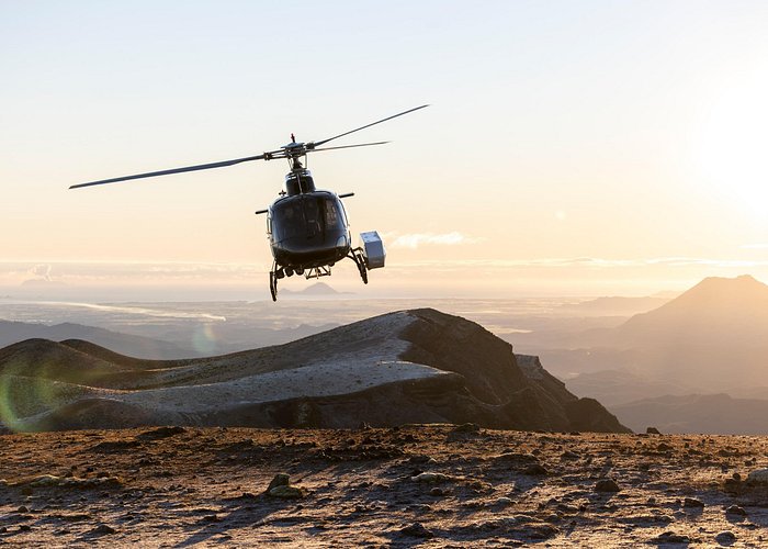 Mt Tarawera Helicopter Tour with Volcano Landing - What the small group adds