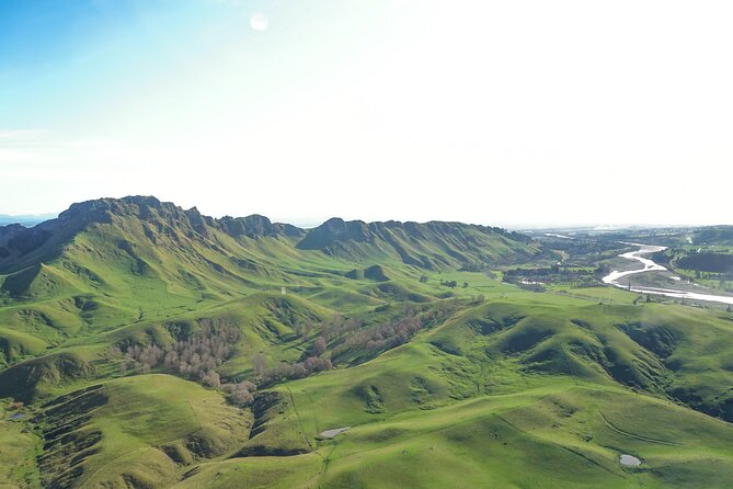 Napier Helicopter Flight & Classic Car Transfer - Why this short flight works well in Napier